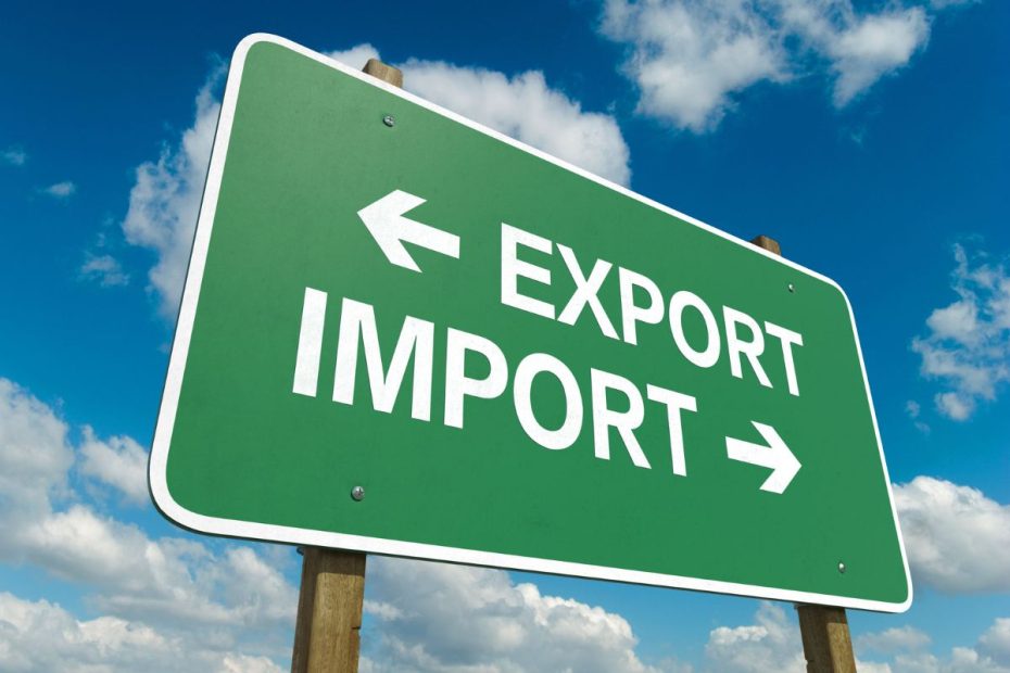 Papan bertuliskan "export" dan "import"